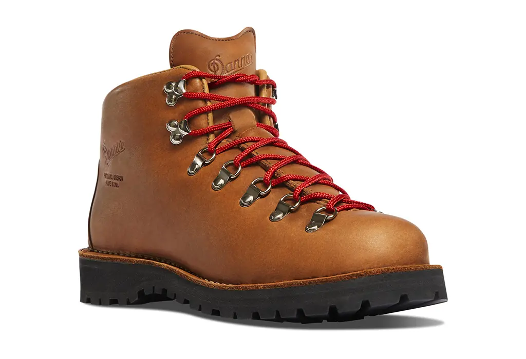 Hiking Boots for Fall: Danner Mountain Light Men's Cascade Clovis - GORE-TEX