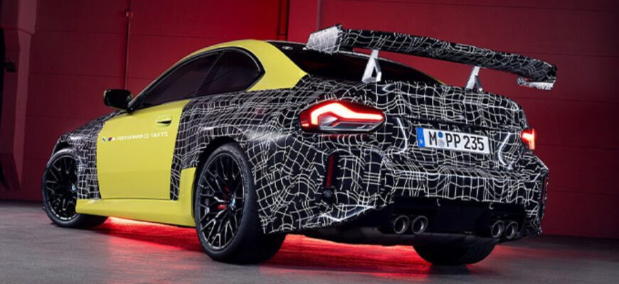 BMW M2 2026 года с пакетом Track Package: огромное антикрыло и серьёзные рекорды на Нюрбургринге
